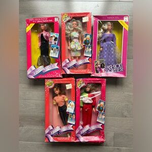 DEBOXED - Lot Of Assorted Fashion Corner Dolls - Casual And Sporting Life